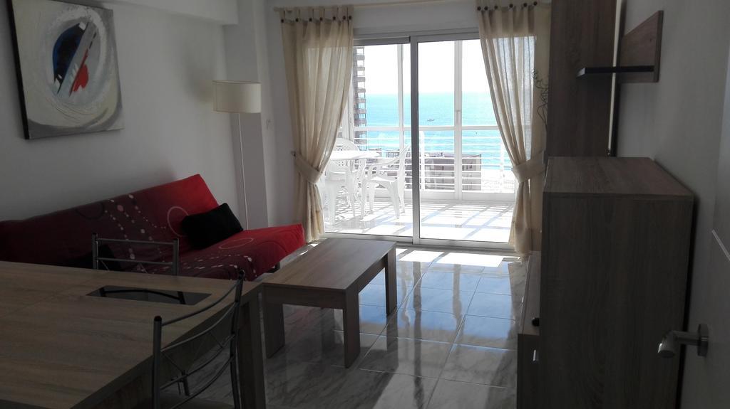 Apartamentos Los Caballos Бенидорм Екстериор снимка