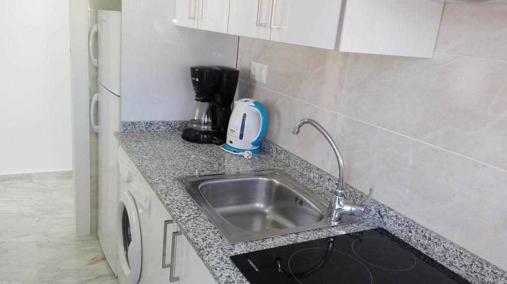 Apartamentos Los Caballos Бенидорм Екстериор снимка