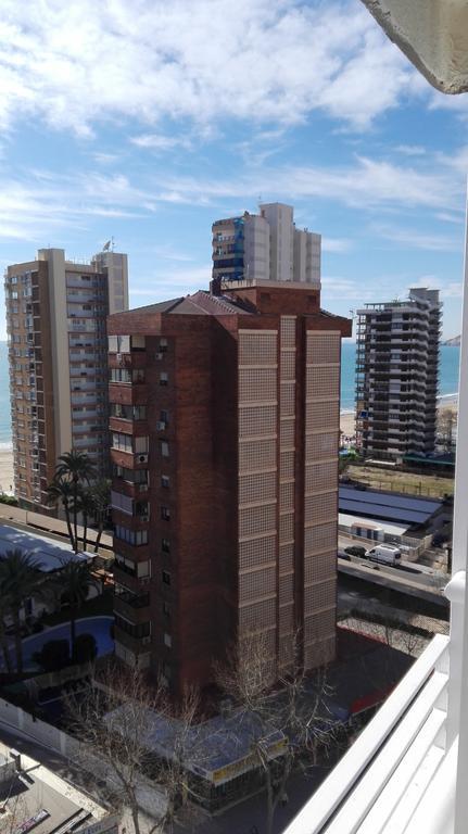 Apartamentos Los Caballos Бенидорм Екстериор снимка