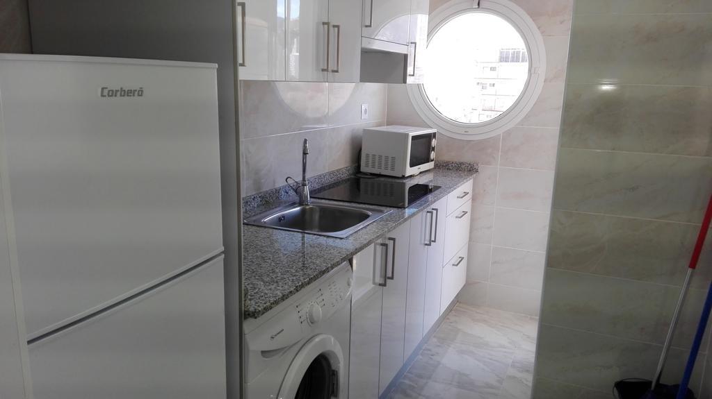Apartamentos Los Caballos Бенидорм Екстериор снимка