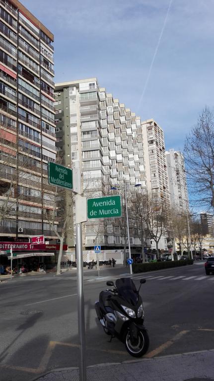 Apartamentos Los Caballos Бенидорм Екстериор снимка