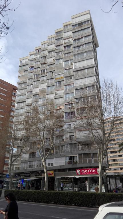 Apartamentos Los Caballos Бенидорм Екстериор снимка